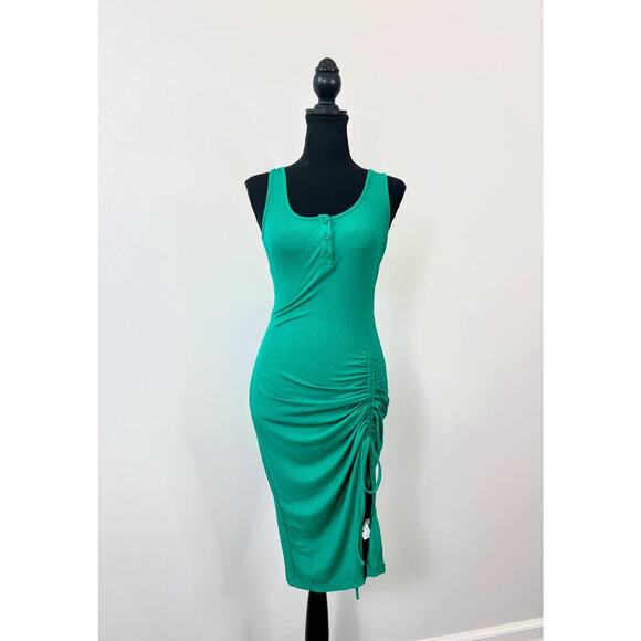 Halara U Neck Bodycon Midi Dress in Vivid Green Size XS Sleeveless Ruched Ribbed - Picture 2 of 5
